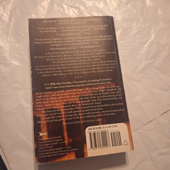 the book thief - Picture 5 of 7